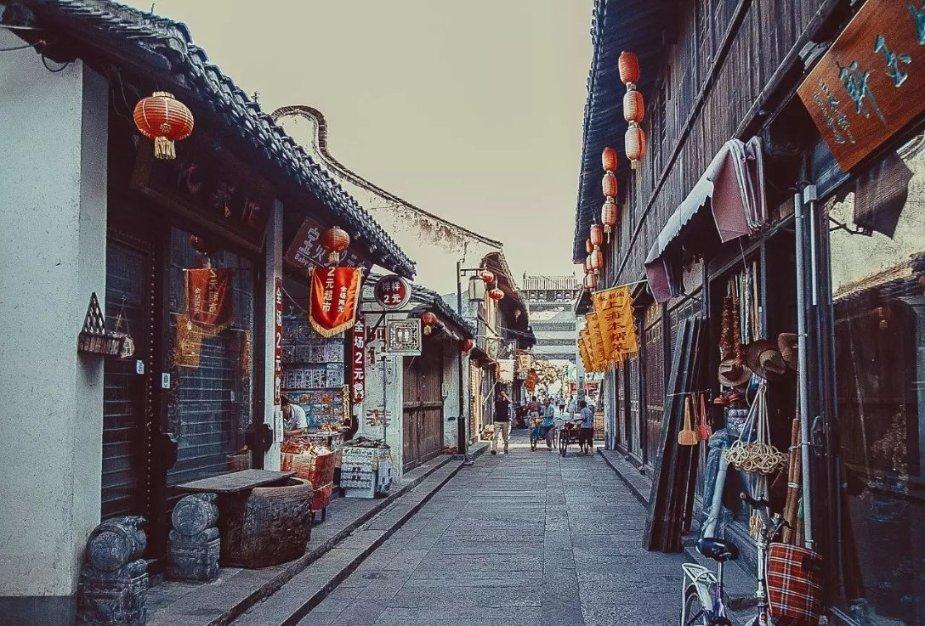 机智问答网页-智能助手,为你解答各种问题-本科学历容易考吗?